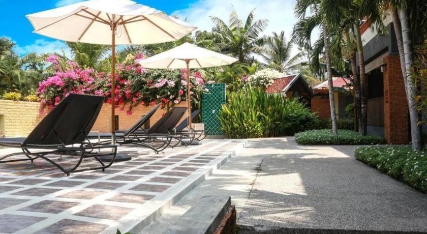 Royal Lee Resort And Spa Nai Yang Exterior photo