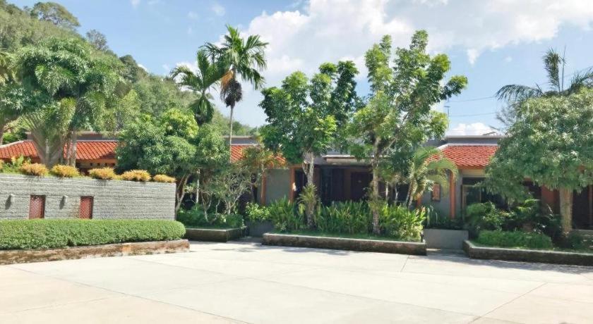 Royal Lee Resort And Spa Nai Yang Exterior photo