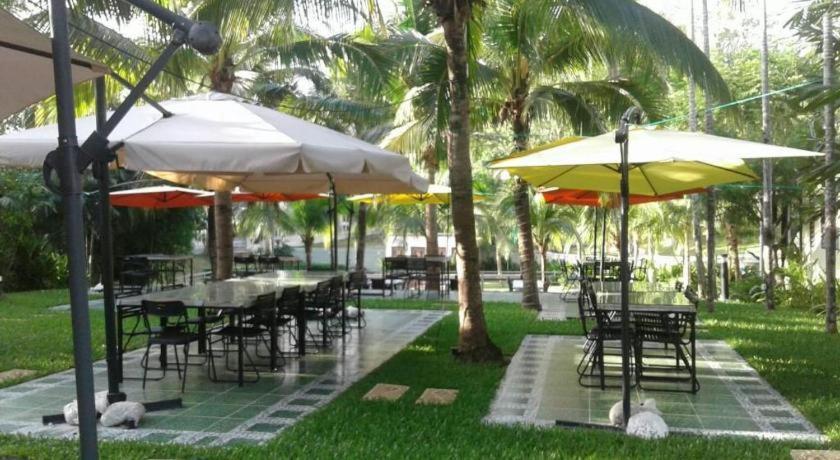 Royal Lee Resort And Spa Nai Yang Exterior photo