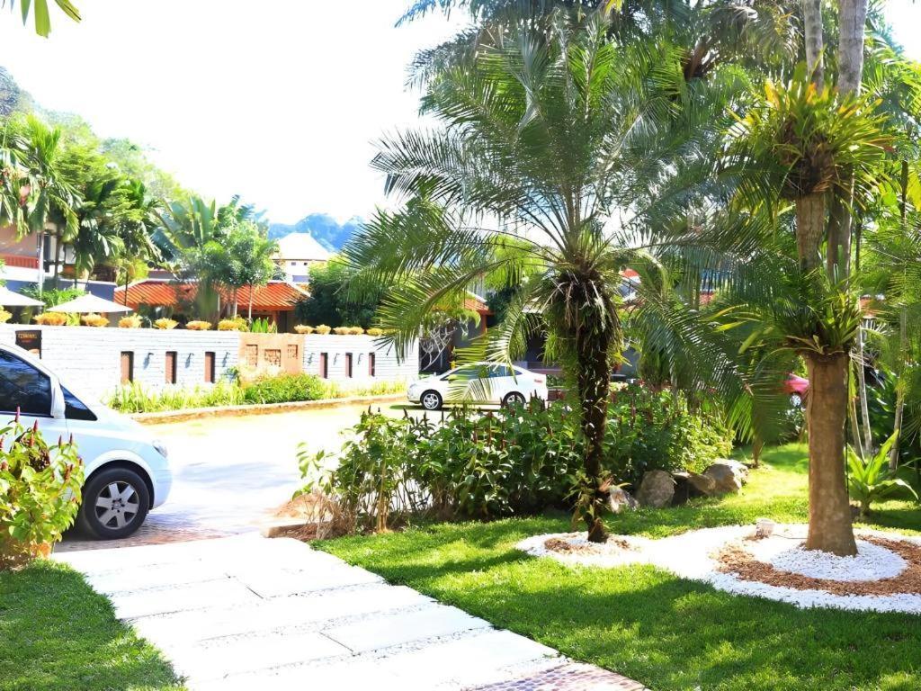 Royal Lee Resort And Spa Nai Yang Exterior photo